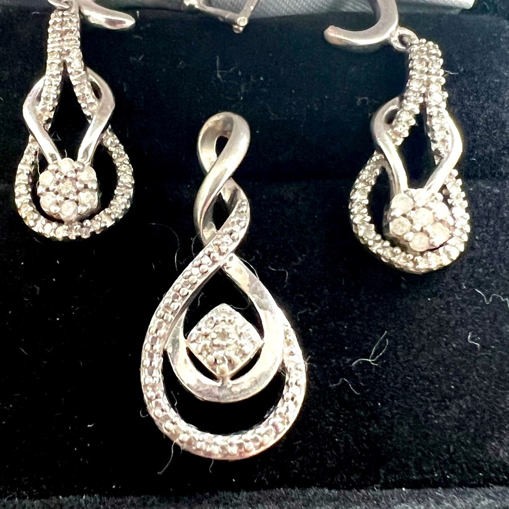 925 SS and genuine Diamond earring and pendant set